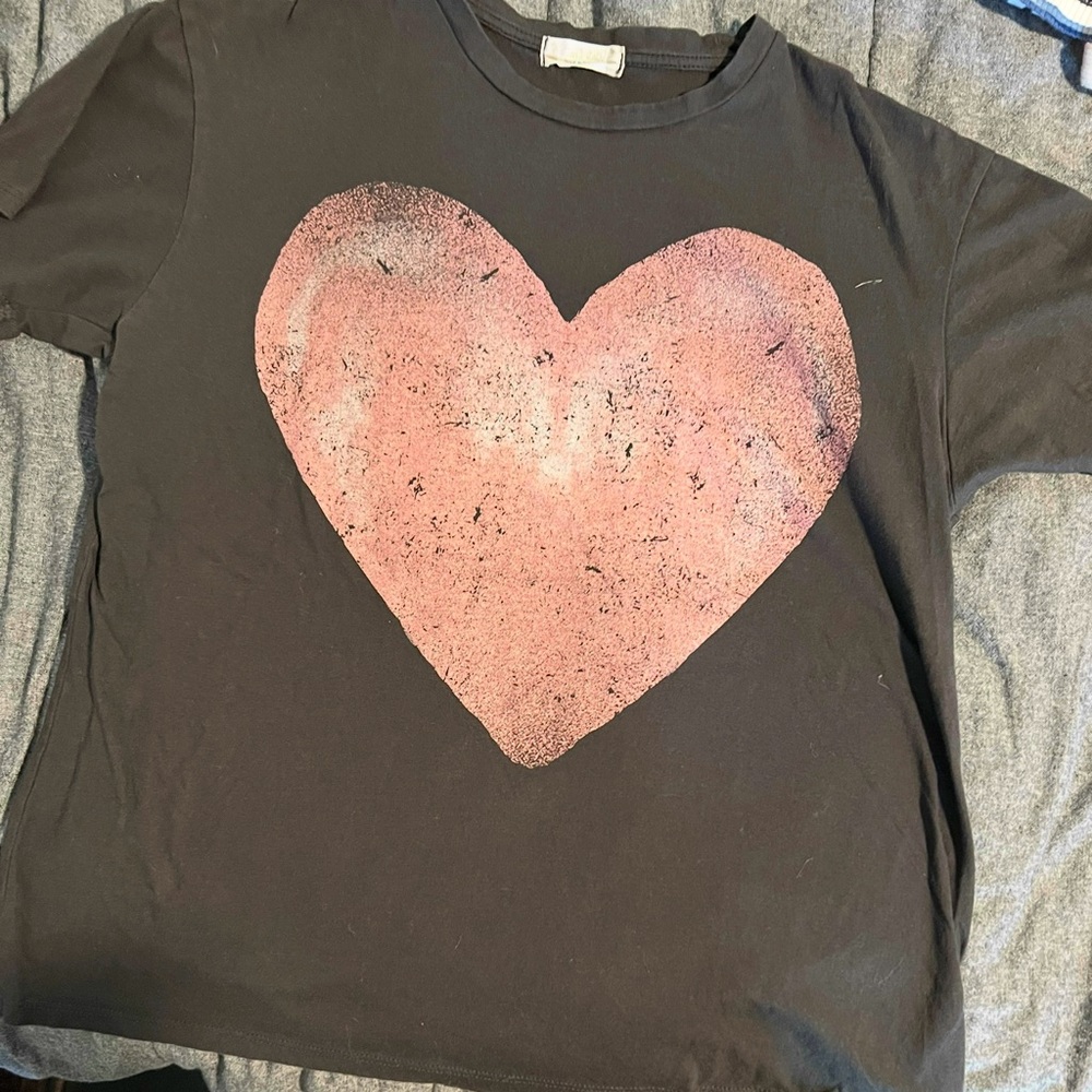 New without tags size XS oversized grey tee with pink heart